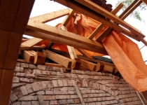 Eingebundene Dachkonstruktion vom Pilgerquartier Foto S.Adaschkiewitz  jpg