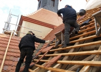 Dachdecker bei der Arbeit Foto S.Adaschkiewitz jpg