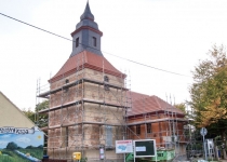 Kirche vor den Putzarbeiten September 2009 Foto S.Adaschkiewitz jpg