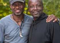 Dolus Mutombo und Freund (August 2018) | Foto: Holger Simmat