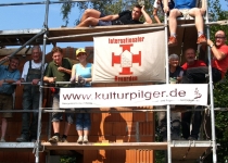 Einsatz des Internationalen Bauordens zur Rohbauerrichtung des Pilgerquartier (2007) | Foto Heike Sichting
